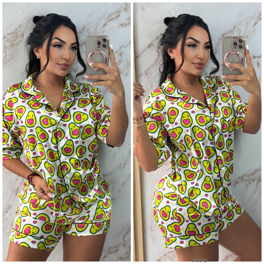 Pijamas satinadas estampadas – Comodidad, frescura y estilo ✨